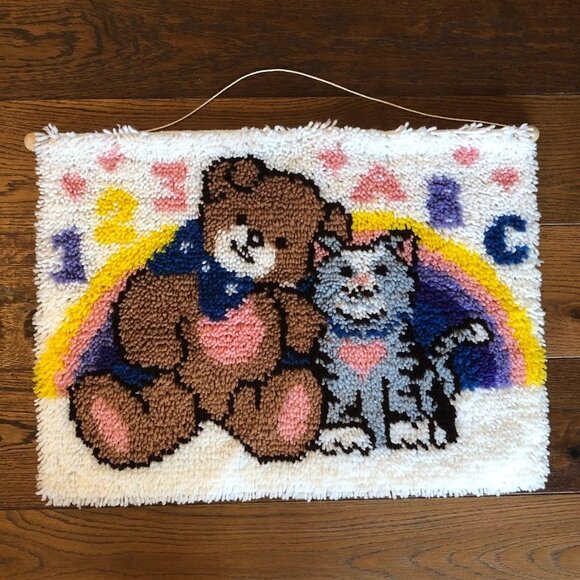 Teddy Bear Kitten Latch Hook Nursery Wall Hanging - Picture 1 of 6